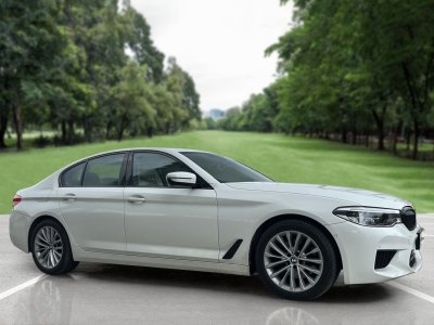 BMW 5 Series  (2018)