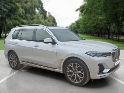 BMW X7  (2021)