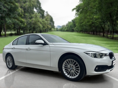 BMW 3 Series  (2019)