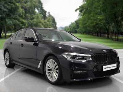 BMW 5 Series  (2020)