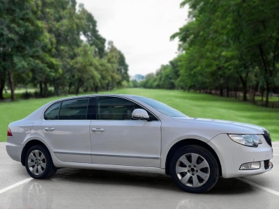 Skoda Superb  (2013)