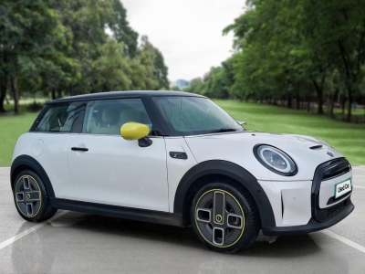 MINI Cooper  (2023)