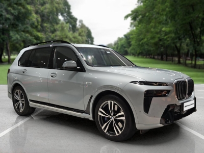 BMW X7  (2023)